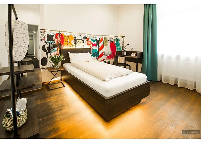 Sevendays ホテル 4*